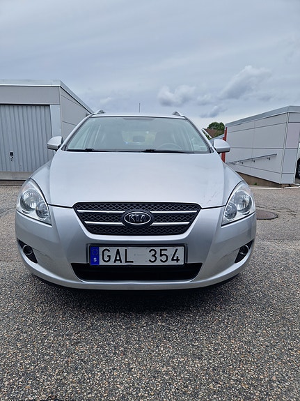 Kia Ceed 2 of 11