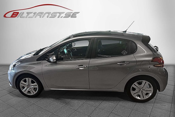 Peugeot 208 2 of 9