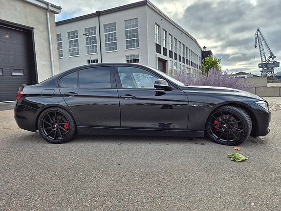 BMW 320d 4 of 19