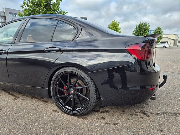 BMW 320d 16 of 19