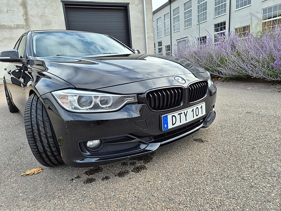 BMW 320d 15 of 19
