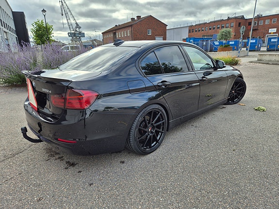 BMW 320d 3 of 19