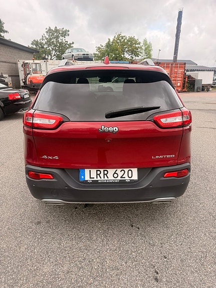 Jeep Cherokee 3 of 30