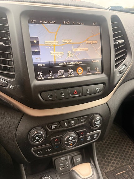Jeep Cherokee 13 of 30