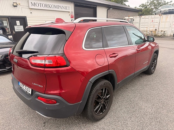 Jeep Cherokee 8 of 30