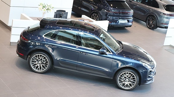 Porsche Macan S 5 of 11