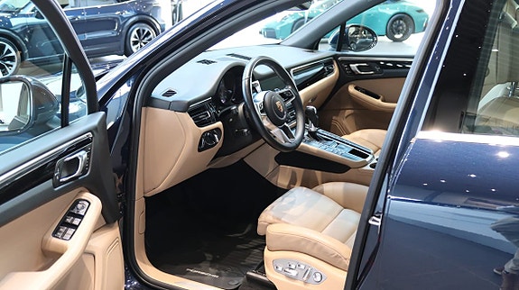 Porsche Macan S 8 of 11