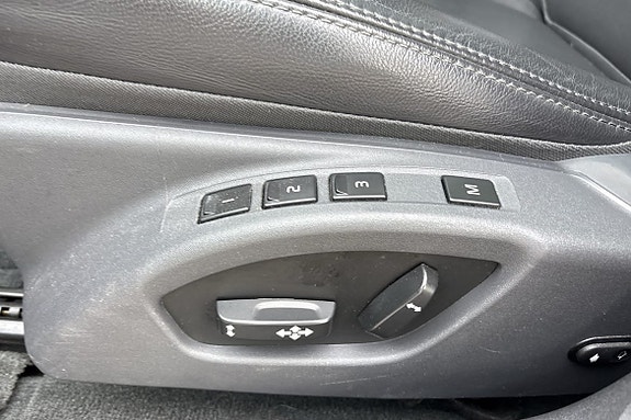 Volvo XC60 15 of 30