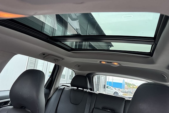 Volvo XC60 17 of 30