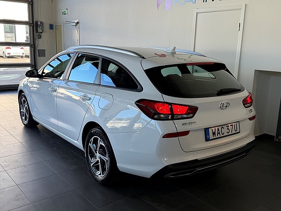 Hyundai i30 2 of 13