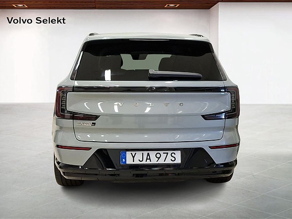 Volvo EX90 7 of 16