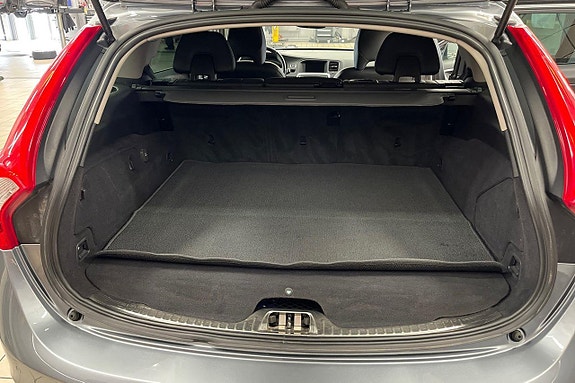 Volvo V60 22 of 27