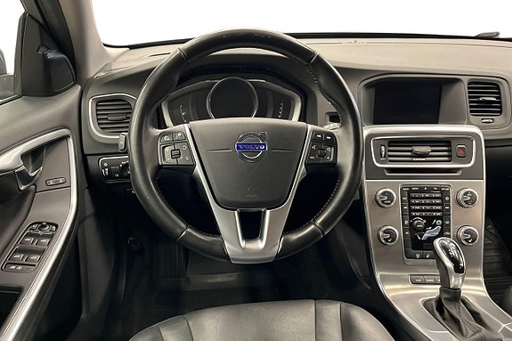 Volvo V60 14 of 27