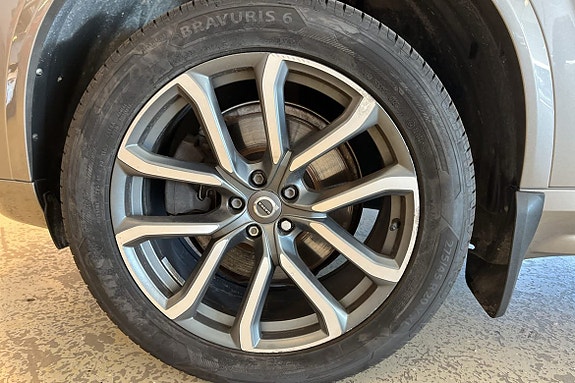 Volvo XC90 27 of 29