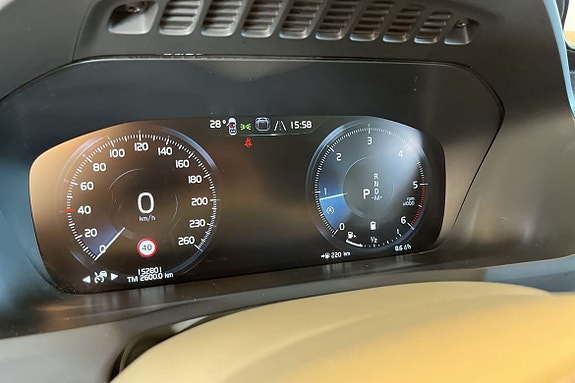 Volvo XC90 12 of 29