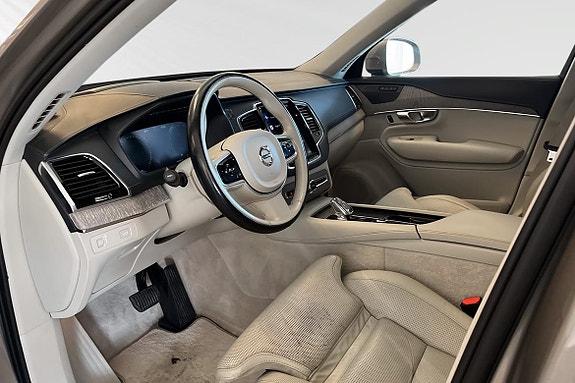 Volvo XC90 7 of 29
