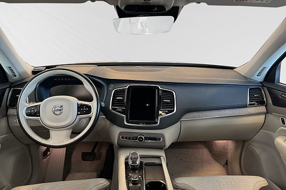 Volvo XC90 9 of 29