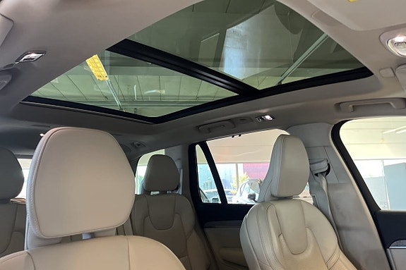 Volvo XC90 22 of 29