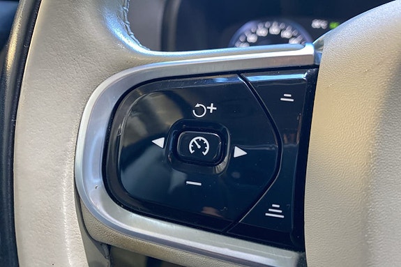 Volvo XC90 28 of 29