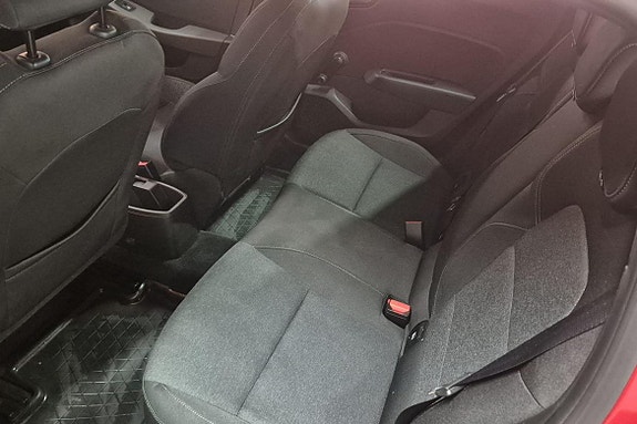 Renault Clio 13 of 21