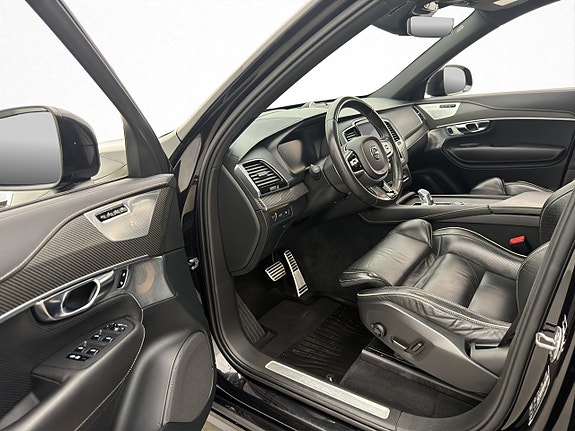 Volvo XC90 25 of 30