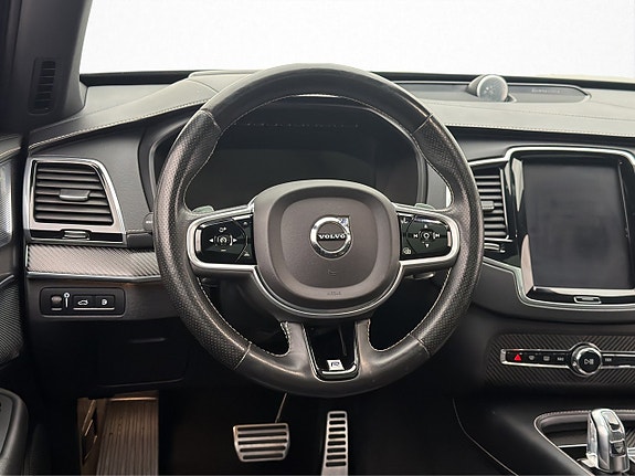 Volvo XC90 28 of 30