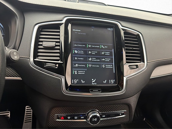 Volvo XC90 13 of 30