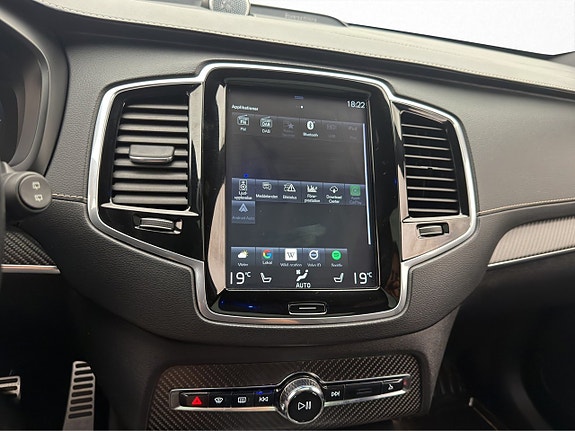 Volvo XC90 12 of 30