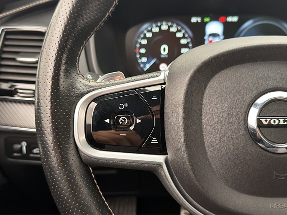 Volvo XC90 23 of 30