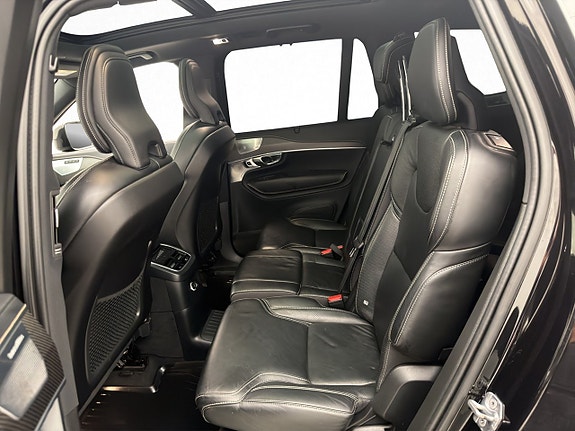 Volvo XC90 30 of 30