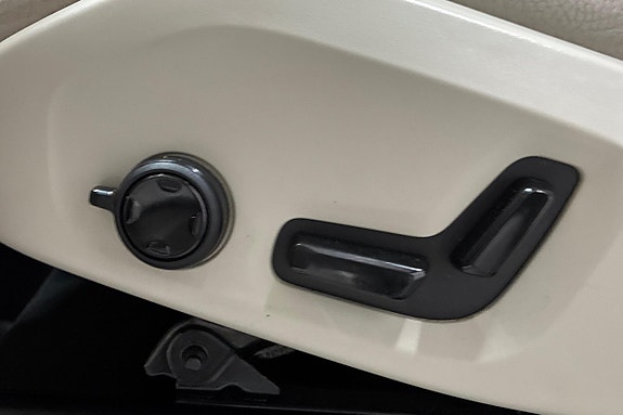 Volvo XC90 25 of 30