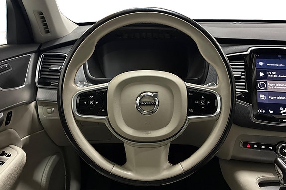 Volvo XC90 16 of 30