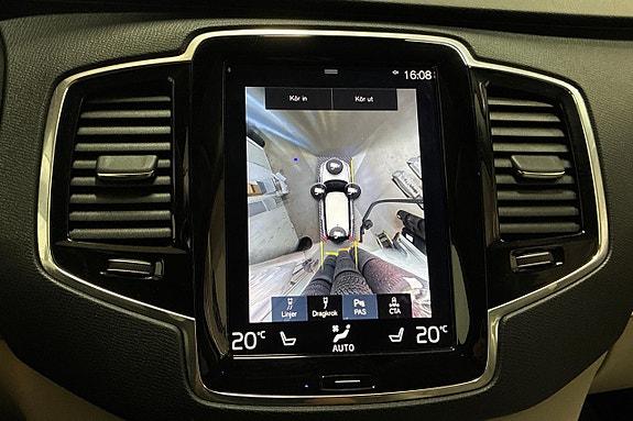 Volvo XC90 19 of 30
