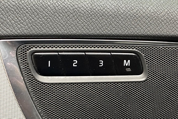 Volvo XC90 26 of 30