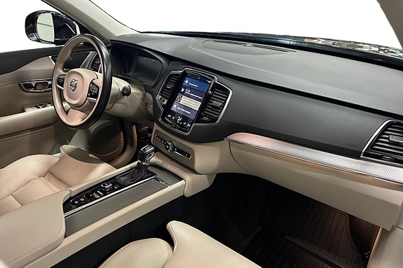 Volvo XC90 15 of 30