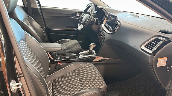 Kia XCeed 3 of 12