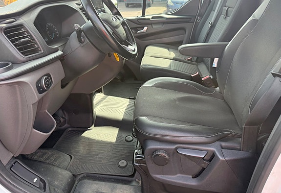 Ford Transit Custom 11 of 15