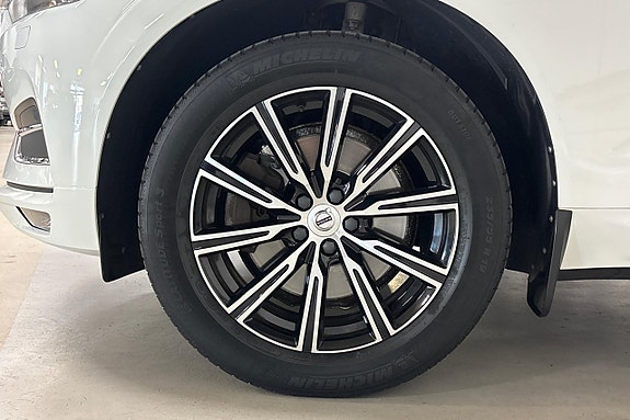 Volvo XC60 11 of 30