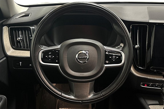 Volvo XC60 16 of 30