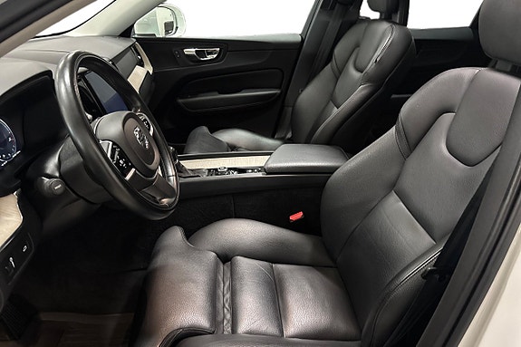 Volvo XC60 13 of 30