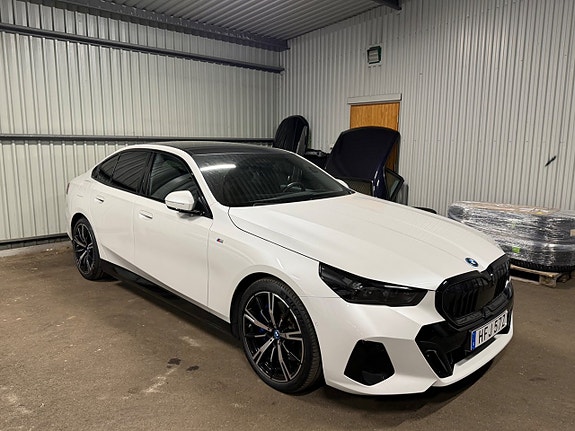 BMW i5 5 of 30