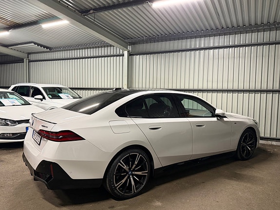 BMW i5 13 of 30