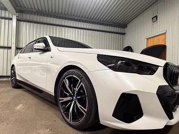 BMW i5 6 of 30