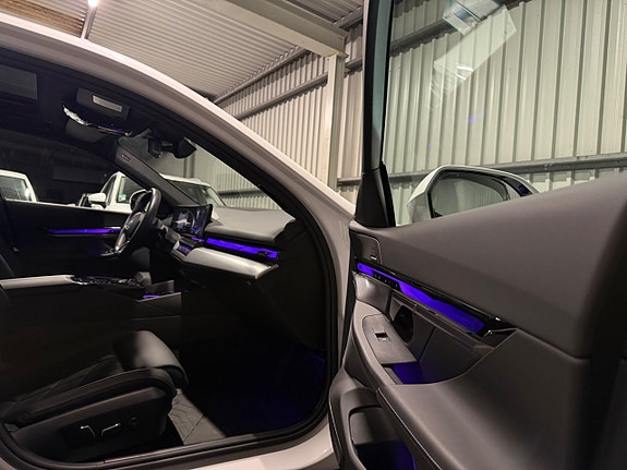 BMW i5 24 of 30