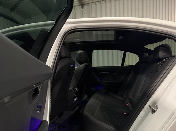 BMW i5 21 of 30
