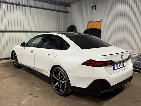 BMW i5 16 of 30