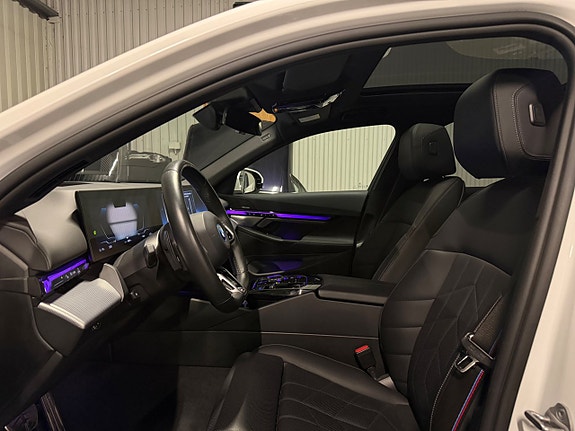 BMW i5 18 of 30