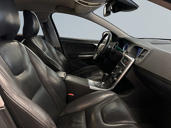 Volvo V60 10 of 22