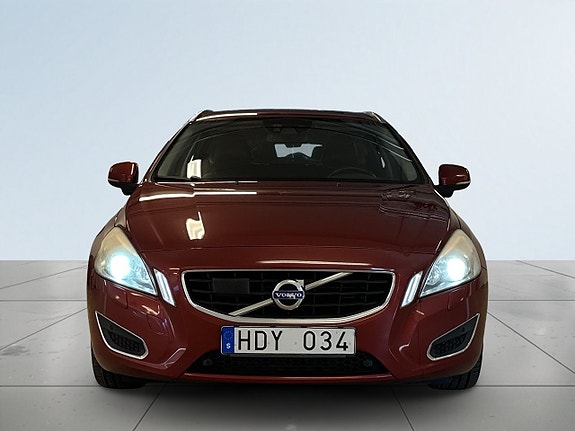 Volvo V60 2 of 22