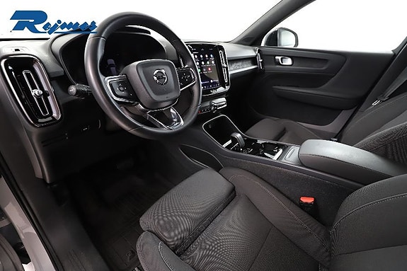 Volvo XC40 19 of 24